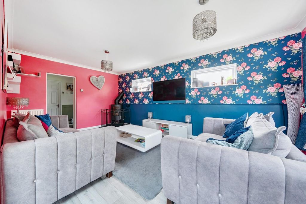 Property photo 3 of 20 1464795-3-6A26E195Baddf.Jpg