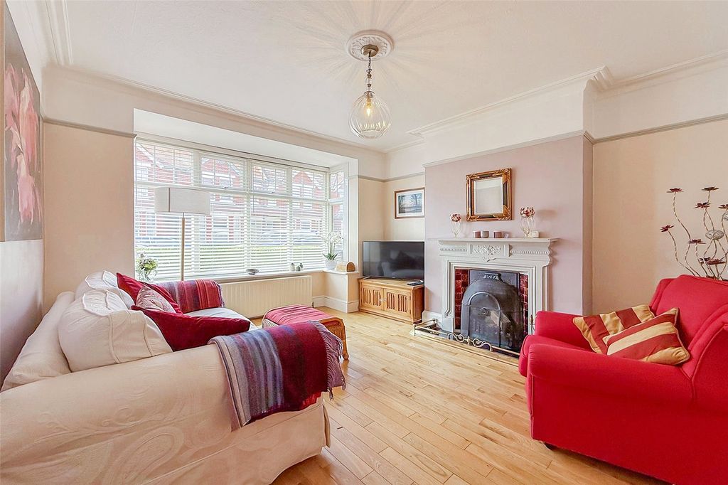 Property photo 2 of 21 Picture No. 01