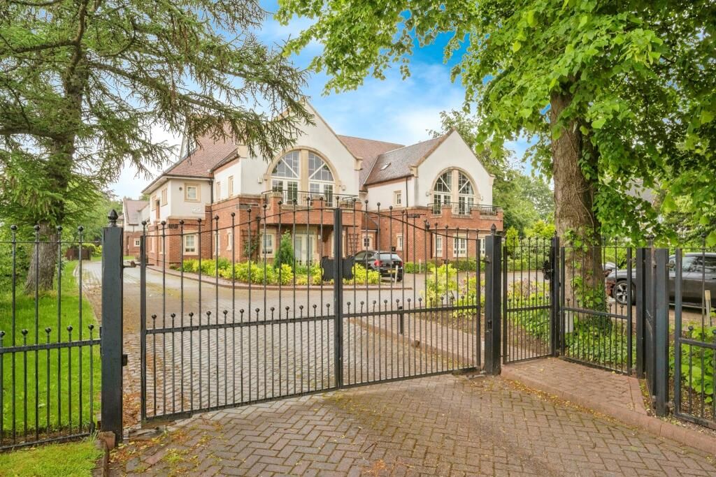 Property photo 1 of 12 Bedroom 2