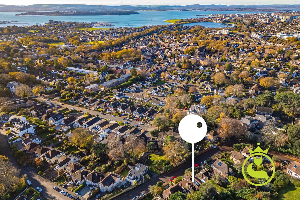 Property photo 3 of 33