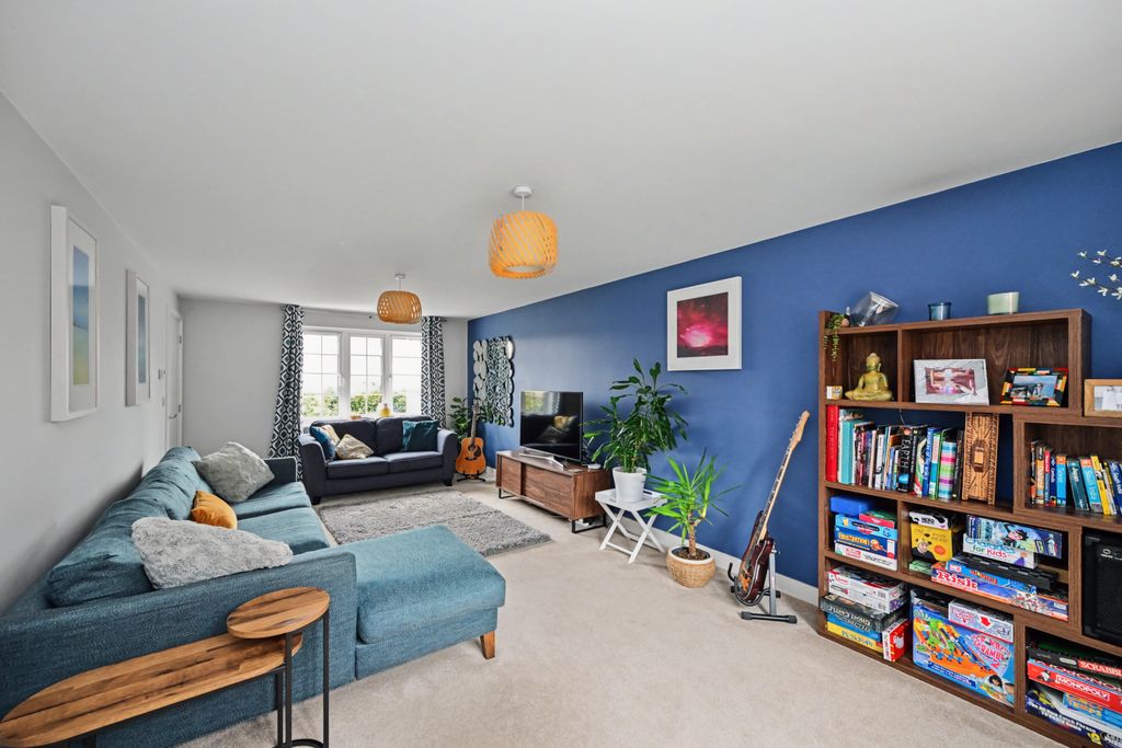 Property photo 2 of 24