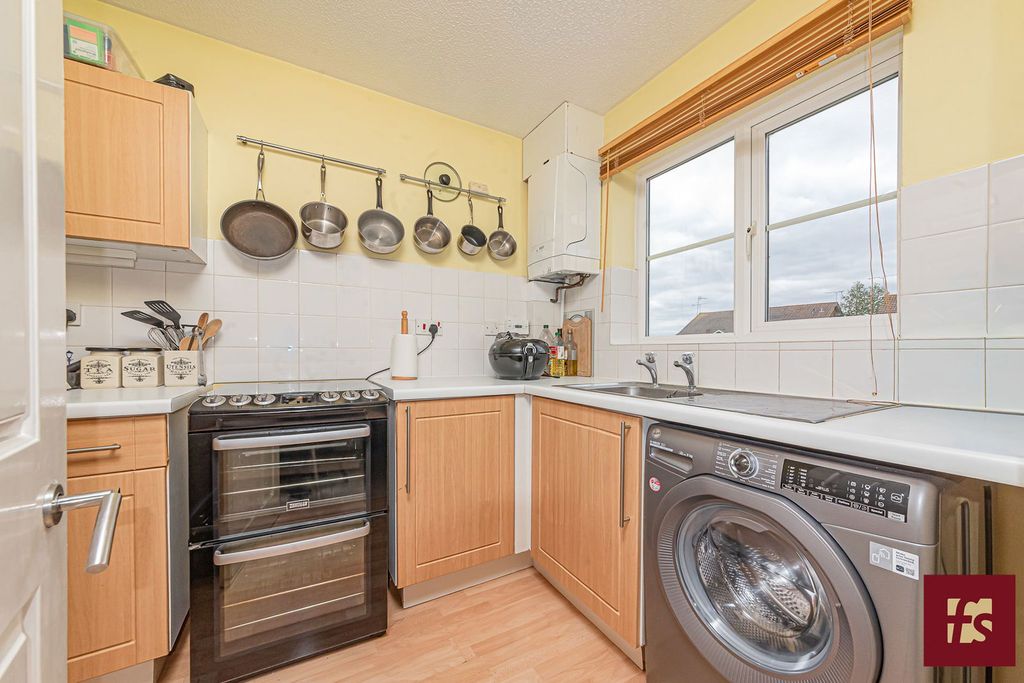Property photo 2 of 12
