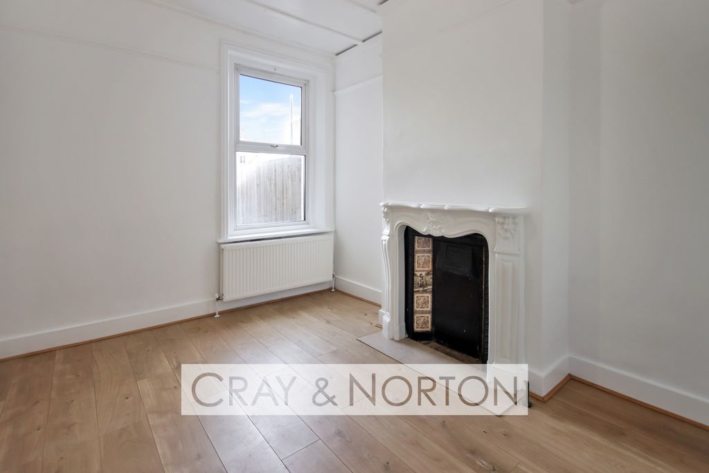 Property photo 2 of 8 Photo 2