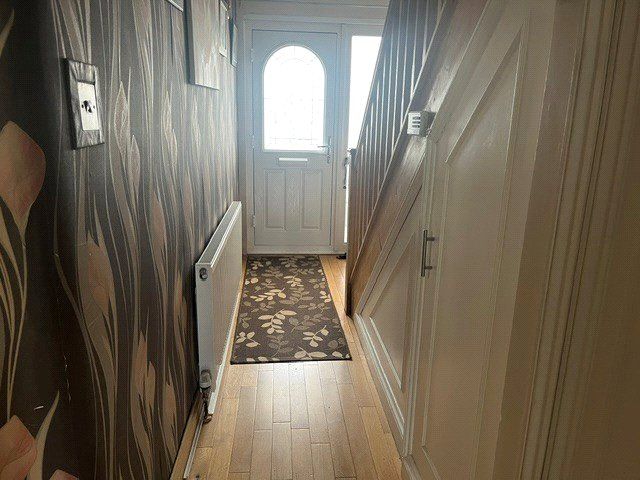 Property photo 2 of 14 Hallway