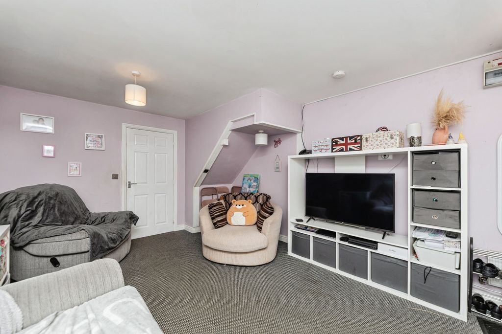 Property photo 3 of 15