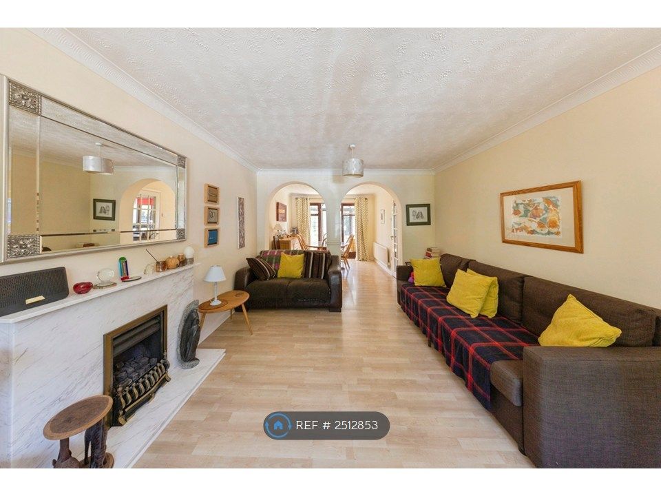 Property photo 3 of 28