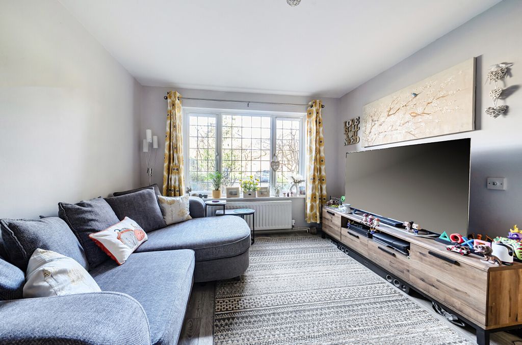 Property photo 2 of 19 1415830-3-69A576c...