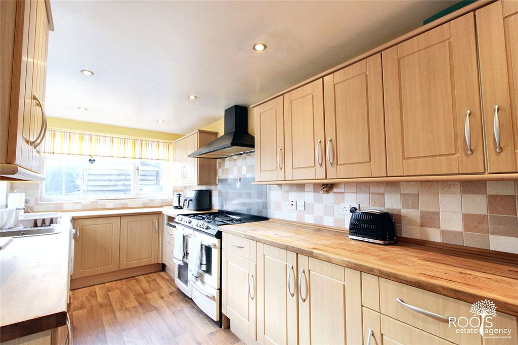 Property photo 2 of 12 Picture No. 04