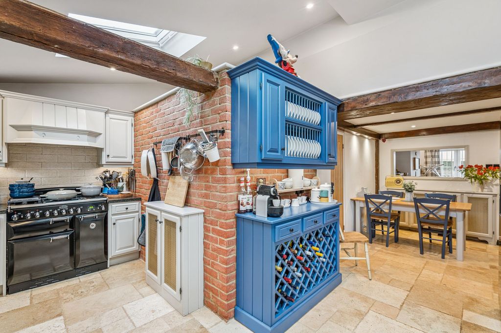 Property photo 3 of 52