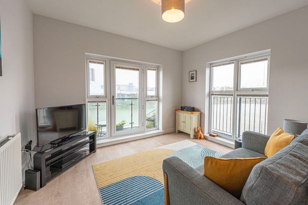 Property photo 3 of 24