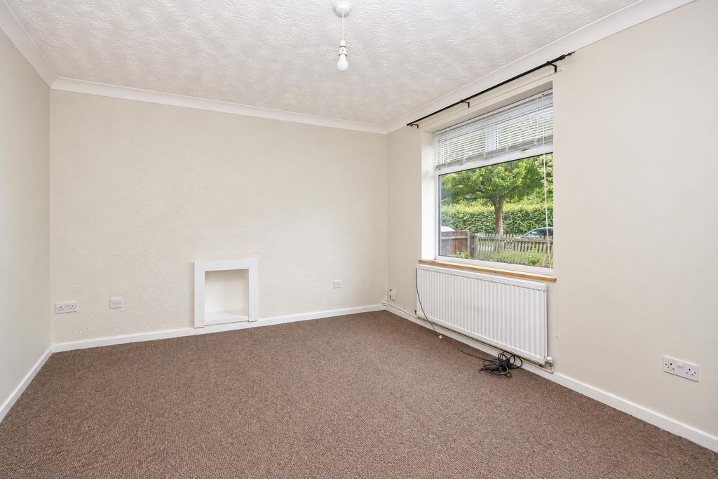 Property photo 3 of 8 01B89104-1E82-4547-B873-94Ca33415Fde.Png