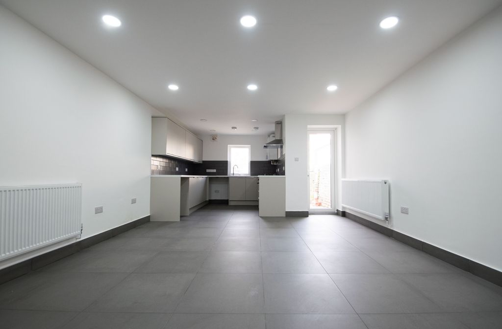 Property photo 1 of 16 Photo 1