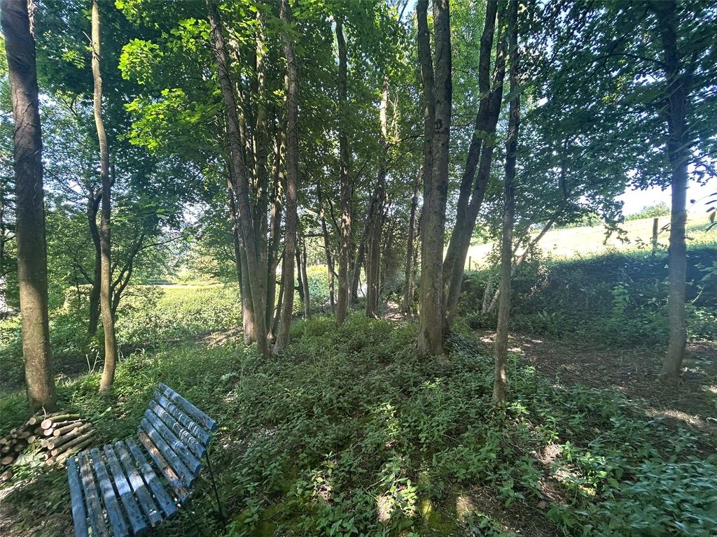 Property photo 3 of 9 Picture No. 02