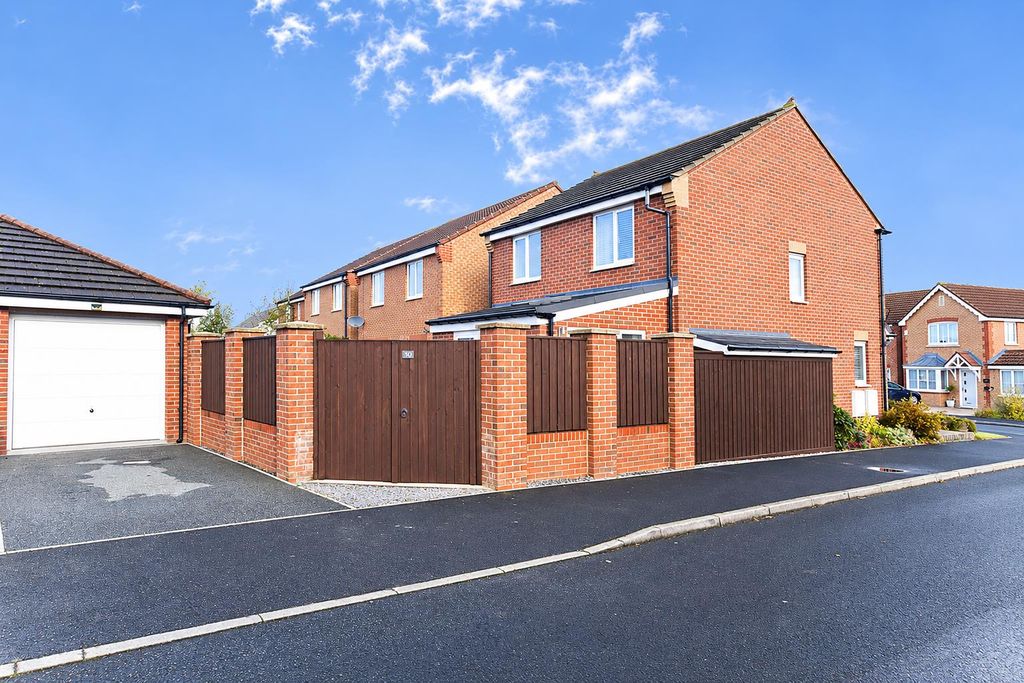 Property photo 2 of 23 Modern Brick House With Timber Gate.Png