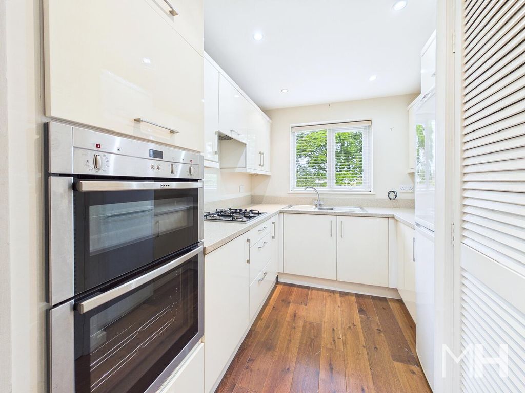 Property photo 2 of 13 Kitchen