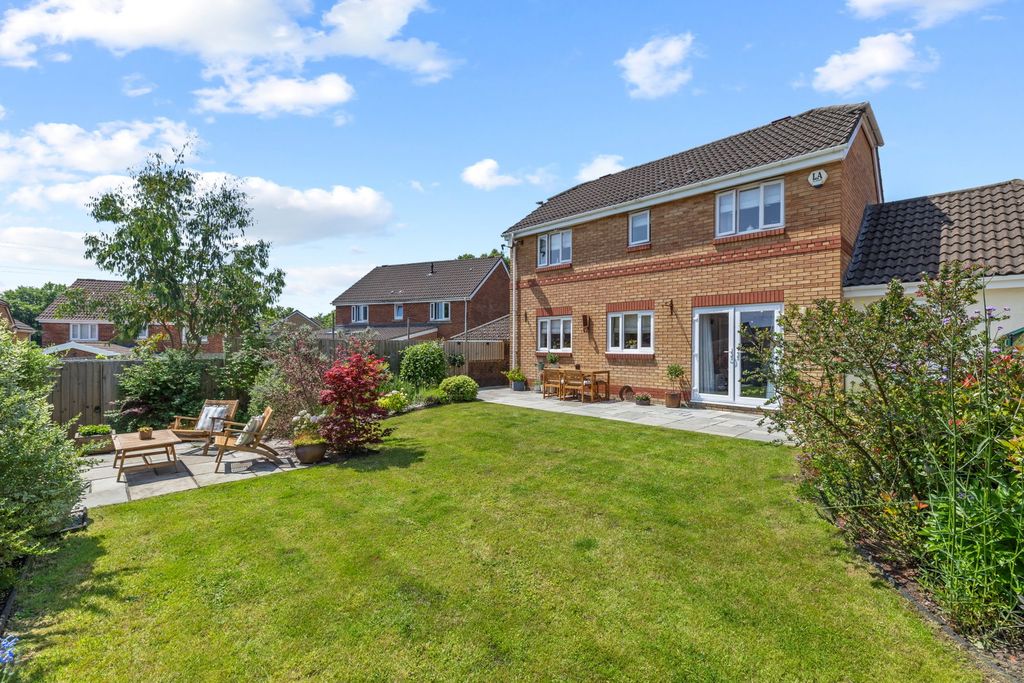 Property photo 2 of 33