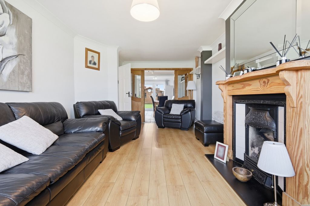 Property photo 3 of 23 4789825