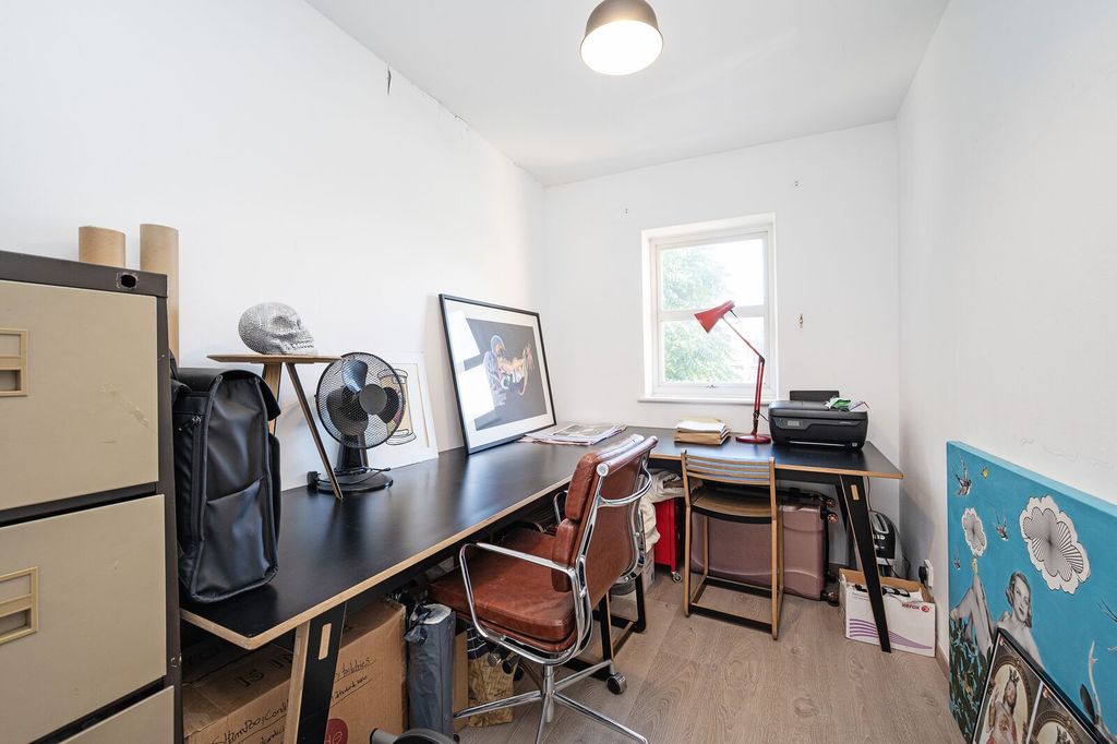 Property photo 3 of 27