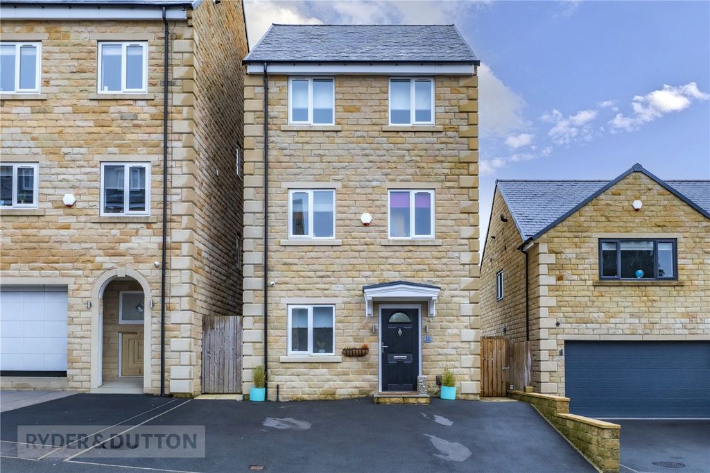 Property photo 2 of 33 Picture No. 32