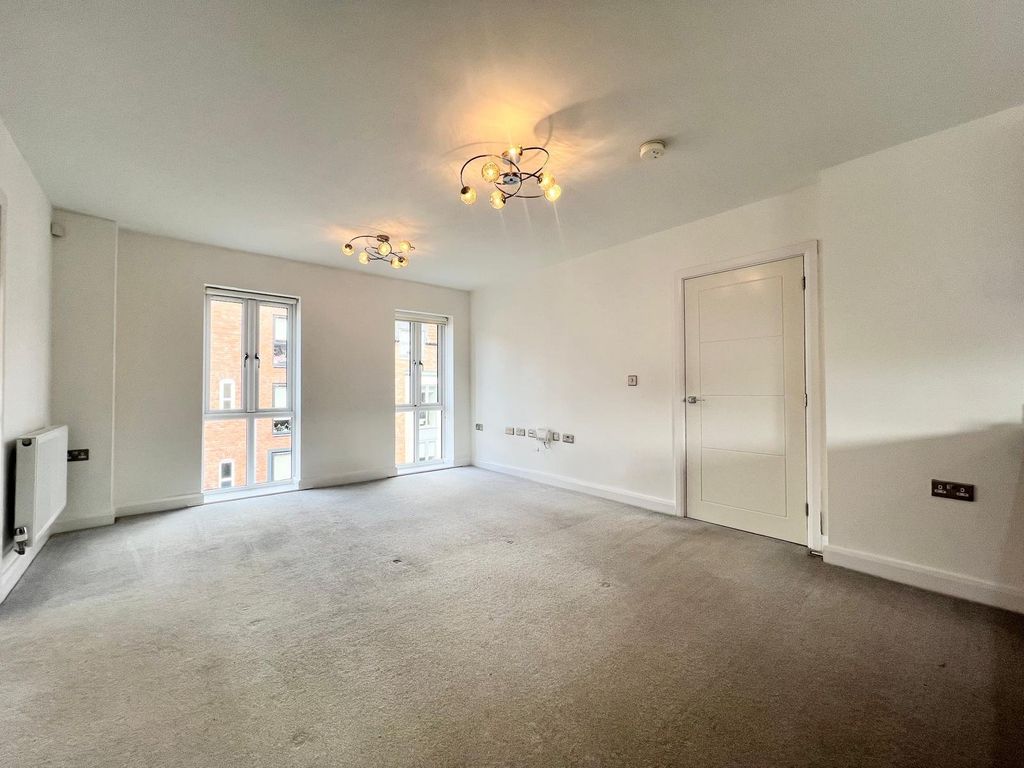 Property photo 2 of 6 Lounge