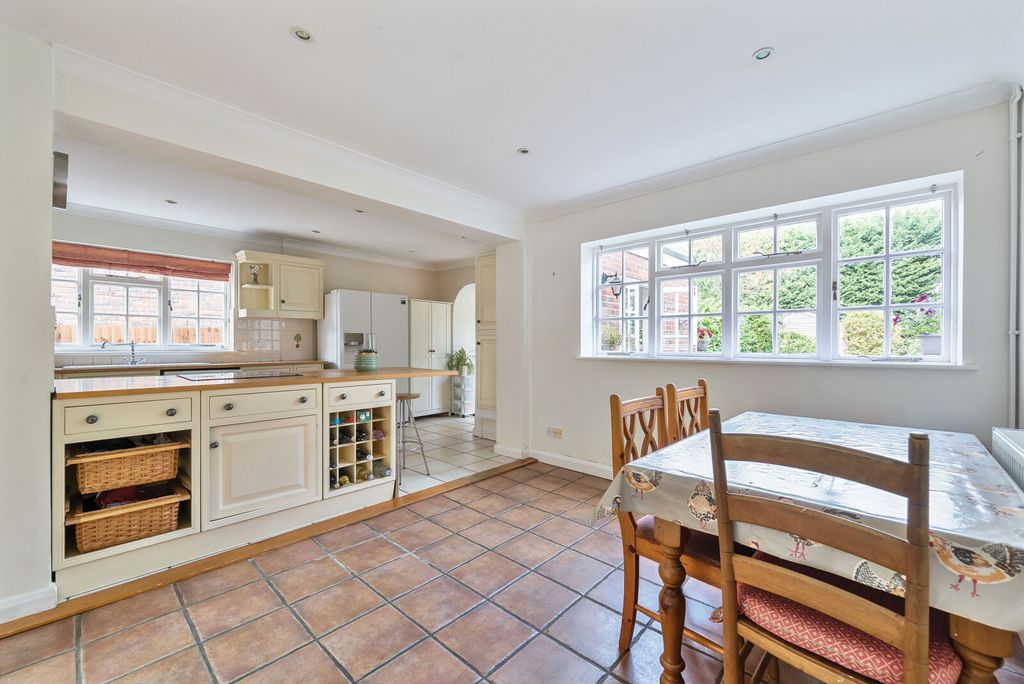 Property photo 2 of 14 Kitchen/Dining Room