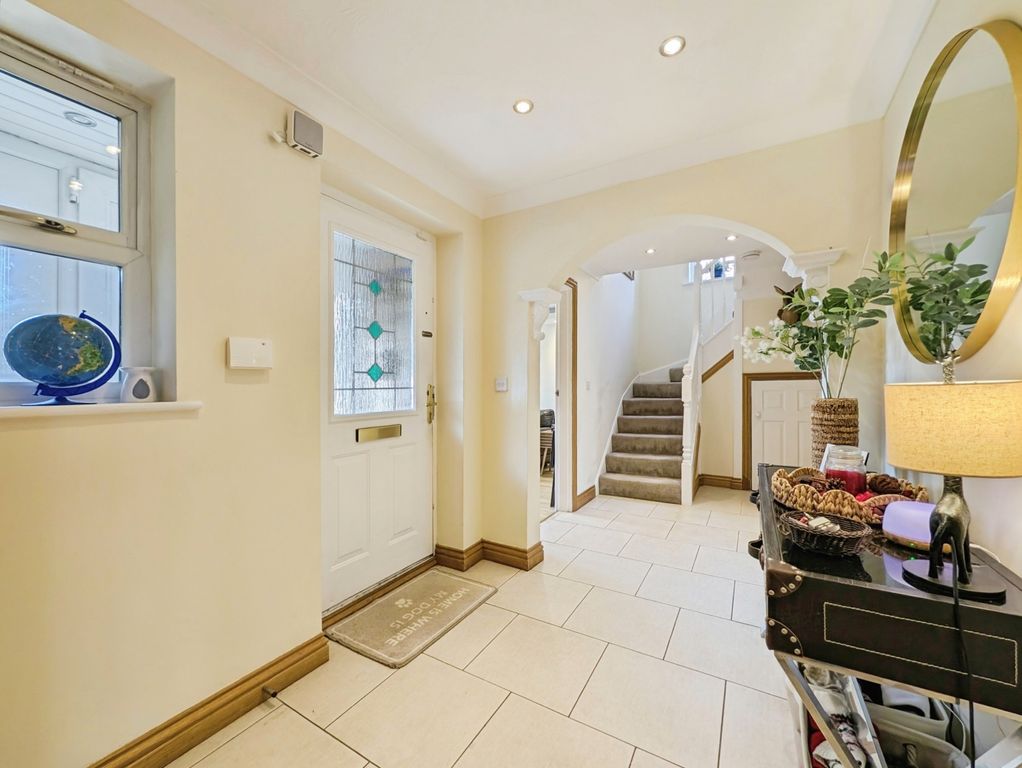 Property photo 2 of 25 Pbox-Img.Jpg