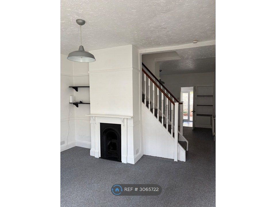 Property photo 3 of 25