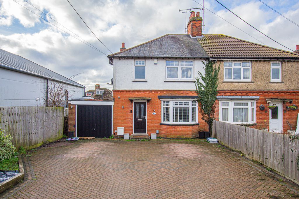 Property photo 1 of 17 Front Aspect