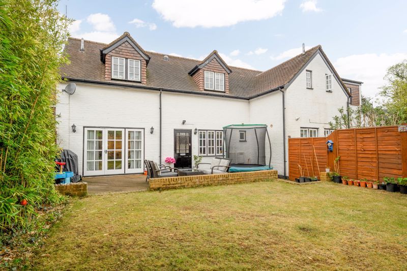 Property photo 1 of 9 Photo 18