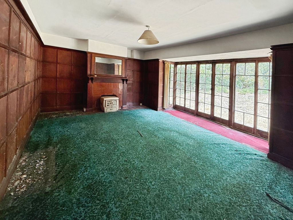 Property photo 3 of 12 Dining Room