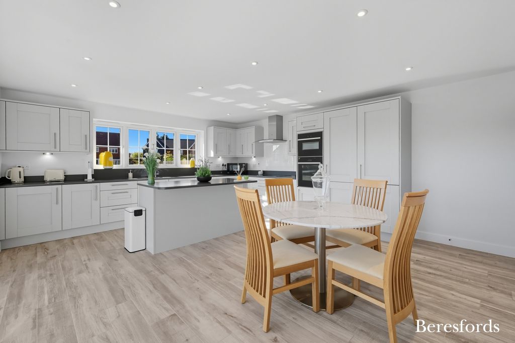 Property photo 3 of 23 Picture 3