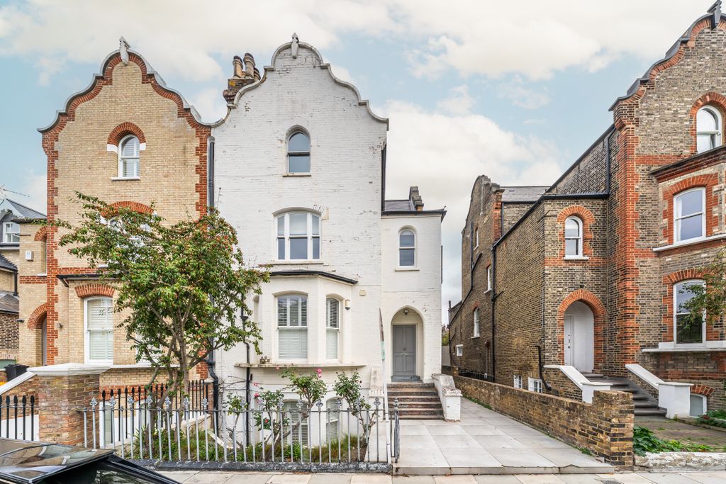 Property photo 2 of 23