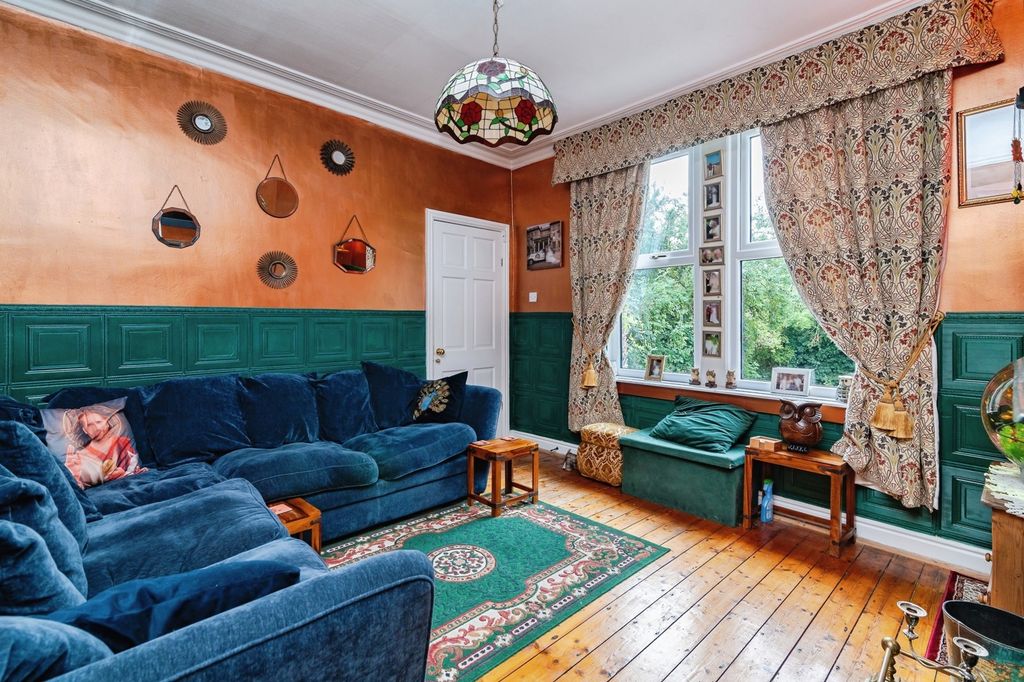 Property photo 2 of 16 Photo