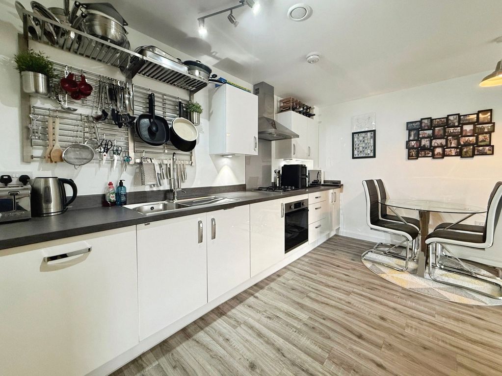 Property photo 2 of 12 Picture No. 07