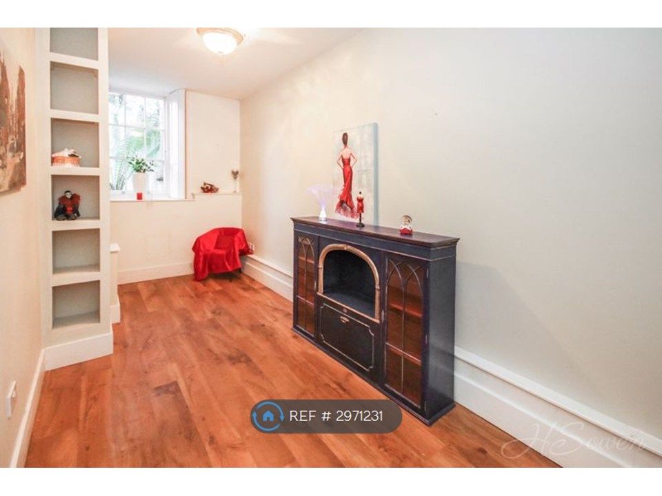 Property photo 3 of 4