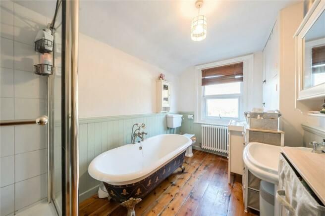 Property photo 3 of 11 Bathroom