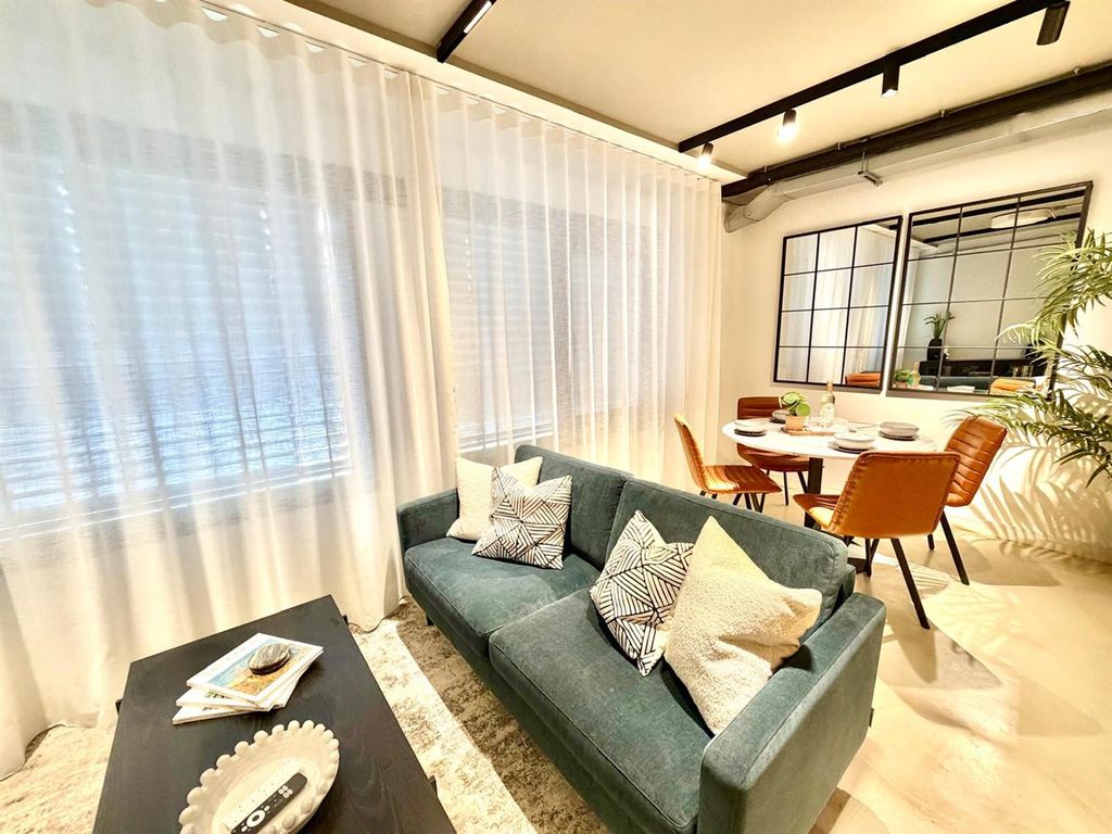 Property photo 2 of 6 B Vic Villas Lounge .Jpg