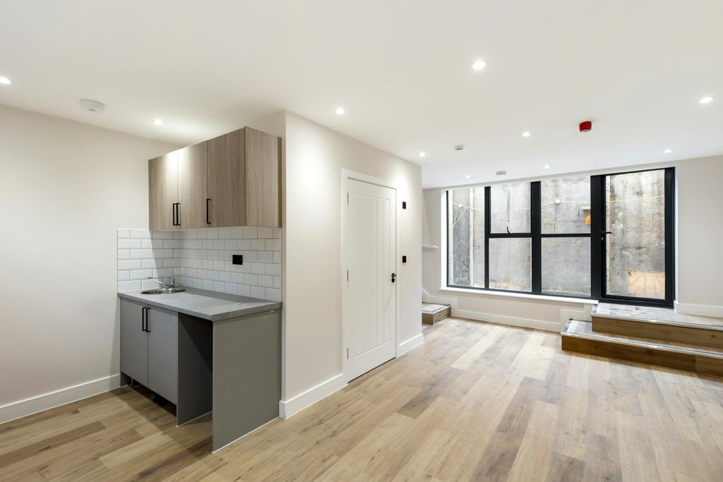 Property photo 2 of 5 4R0A1446.Jpg