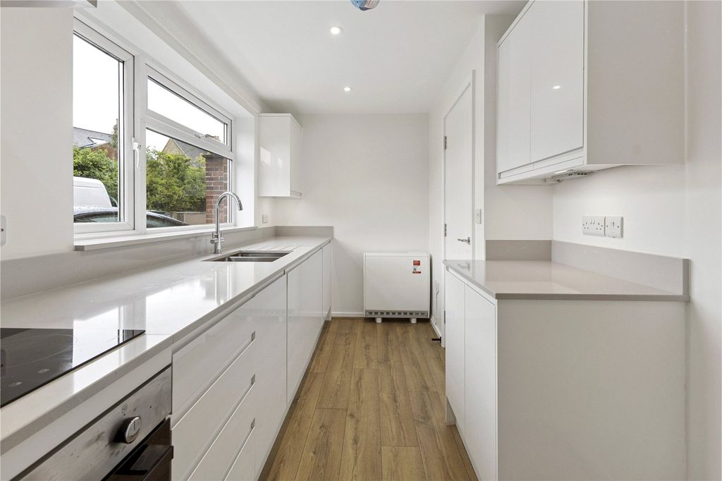 Property photo 3 of 12 Kitchen