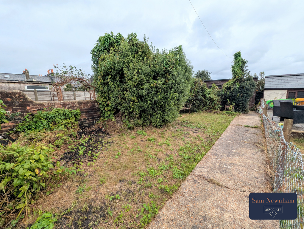 Property photo 2 of 12 Garden