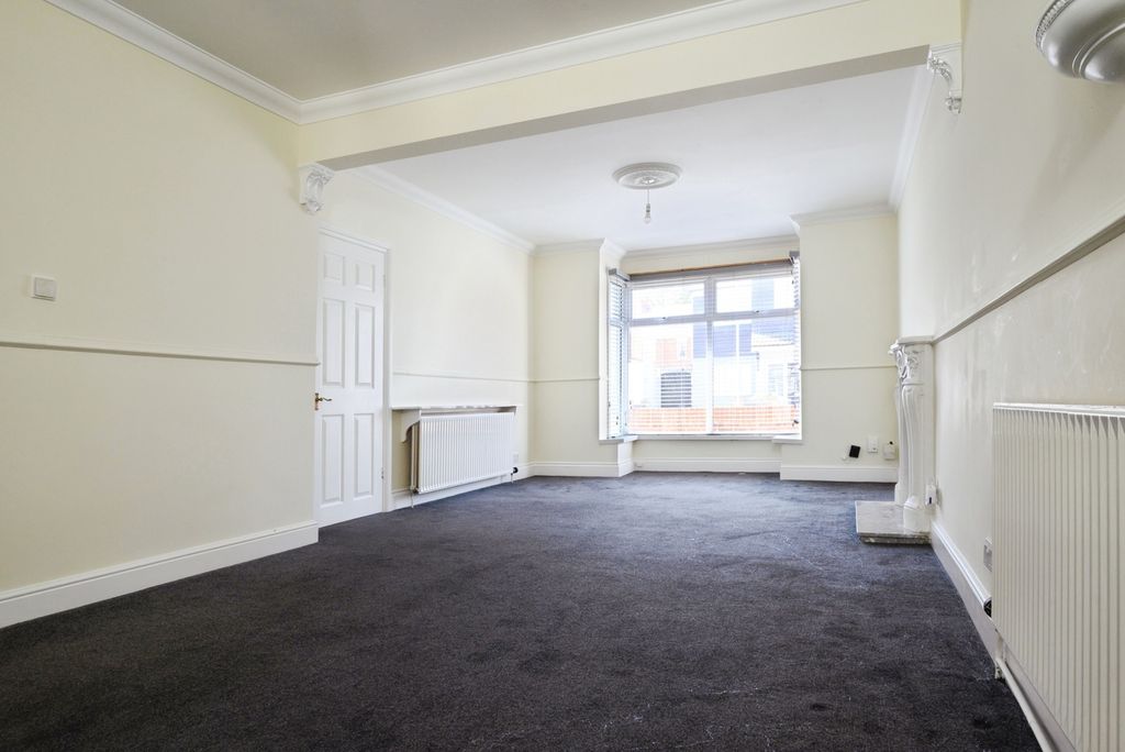 Property photo 3 of 20 Pbox-Img.Jpg