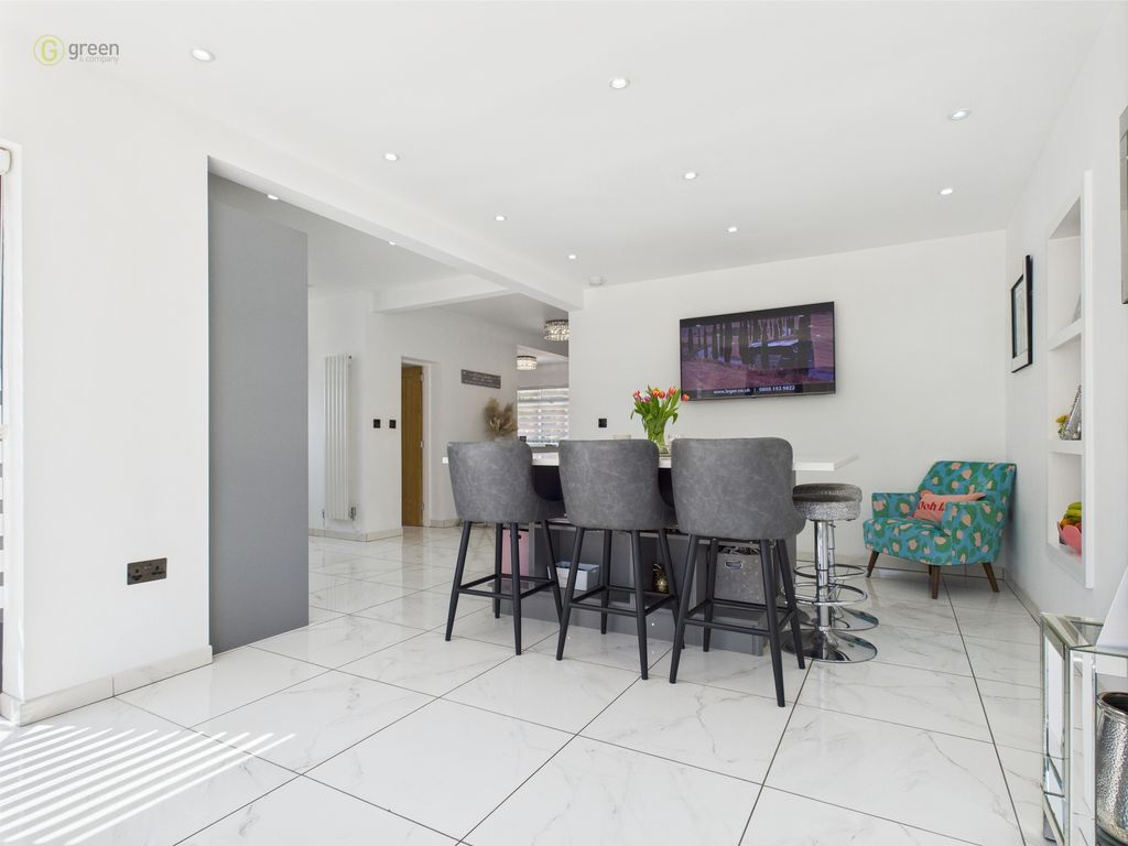Property photo 3 of 39