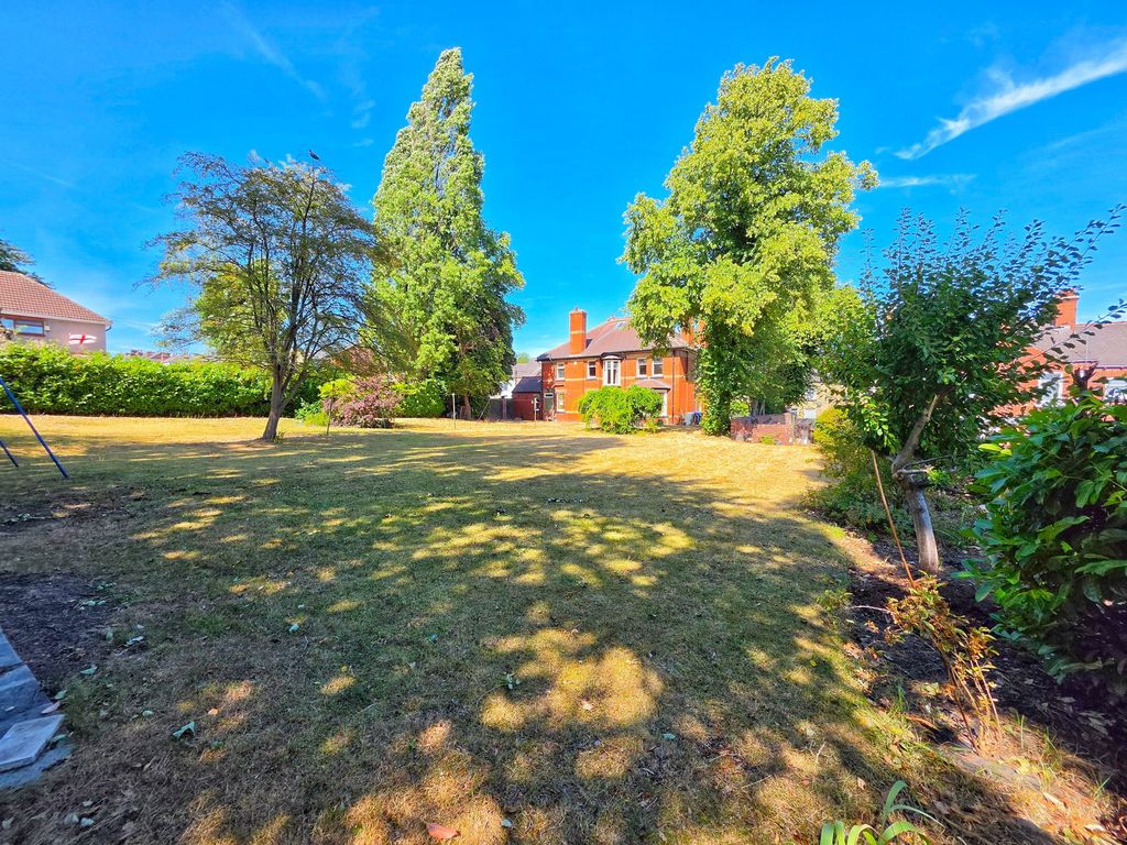 Property photo 1 of 34