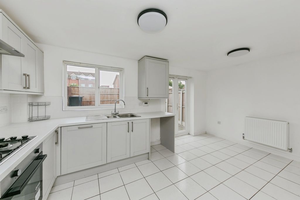 Property photo 2 of 20 Pbox-Img.Jpg