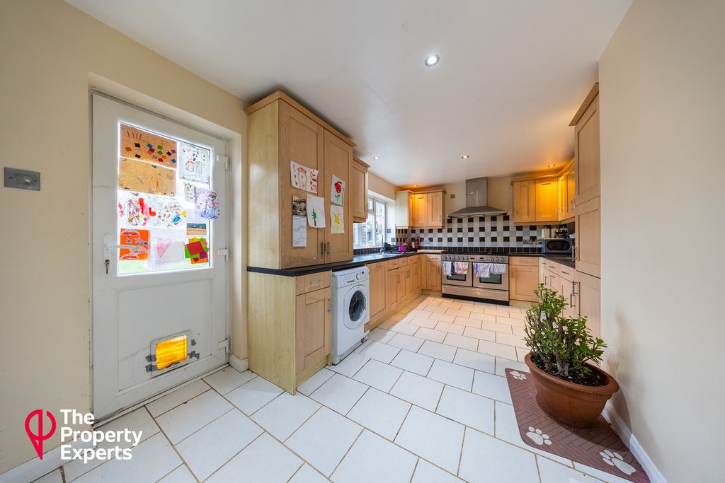 Property photo 3 of 21