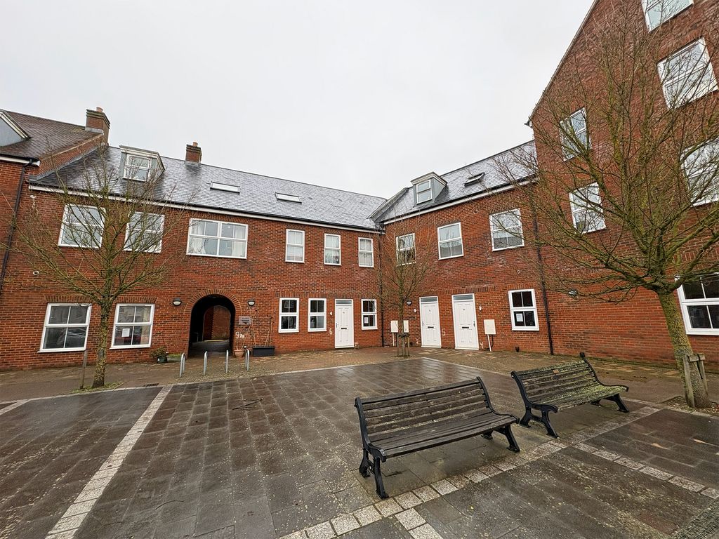 Property photo 1 of 5