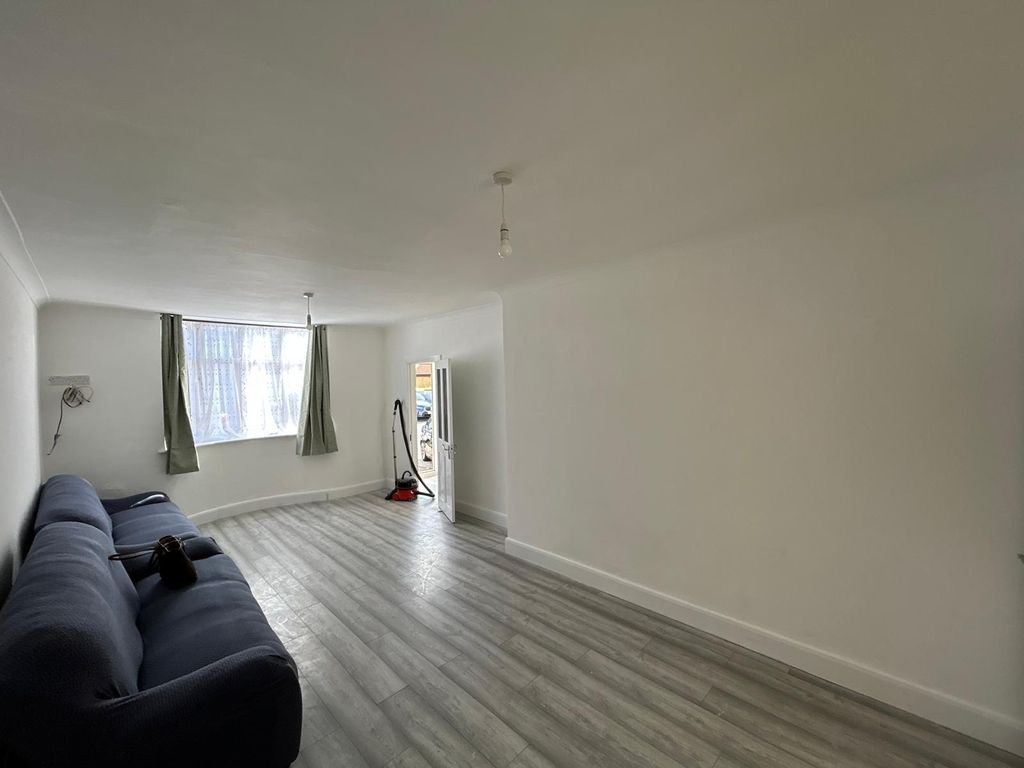 Property photo 2 of 10 Gallery