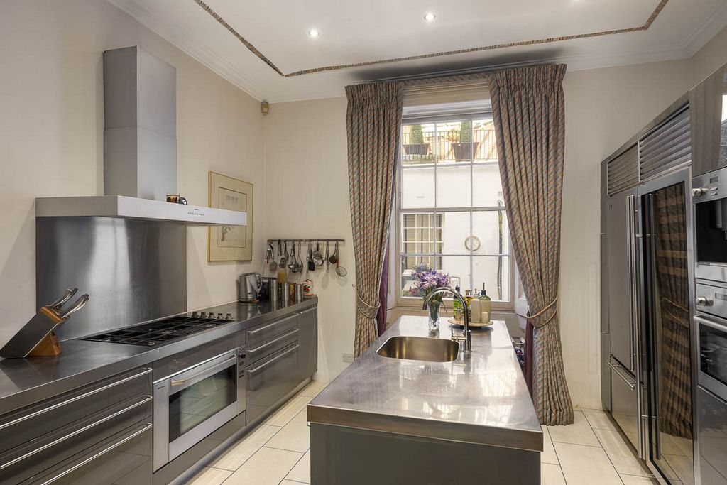 Walton Place, Knightsbridge SW3 photo 4