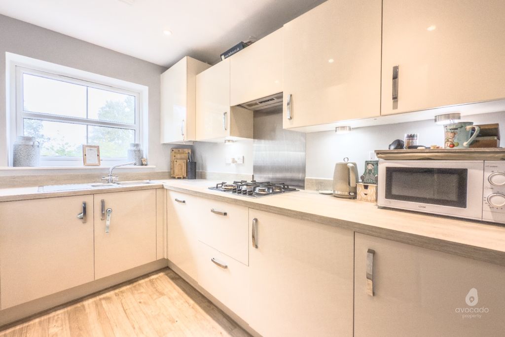 Property photo 3 of 15 4381475