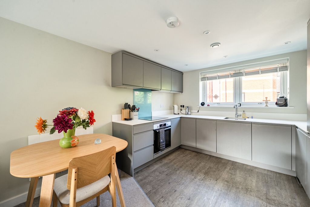 Property photo 2 of 23 1-6A328651E2F10-1...